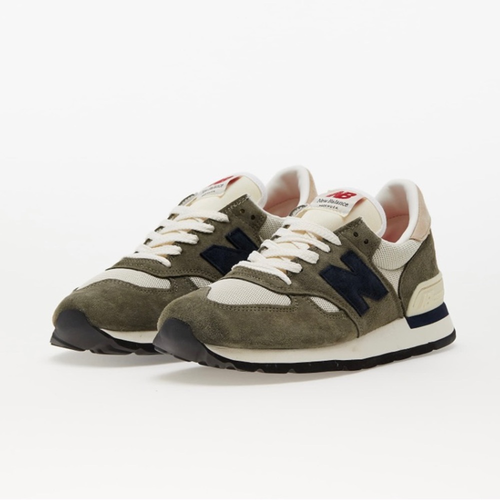 FINAL SALE New Balance USA 990 size Men’s 5.5 / Women’s 7